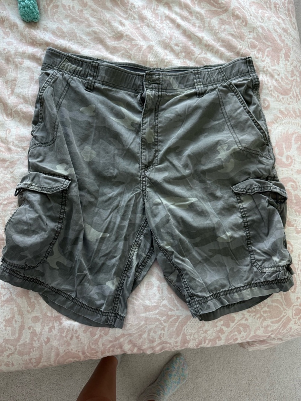Lee Men's Gray Camo Cargo Shorts